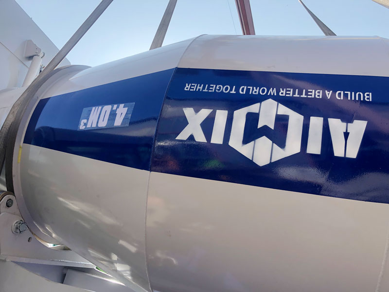 self loading mixer loaded