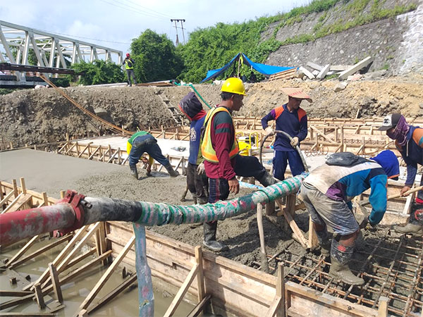 concrete pump dijual