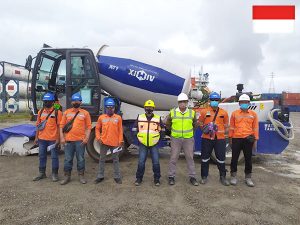 self loading mobile concrete mixture