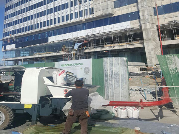 concrete pumping machine