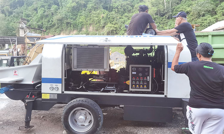 40m3 trailer pump working in Manado