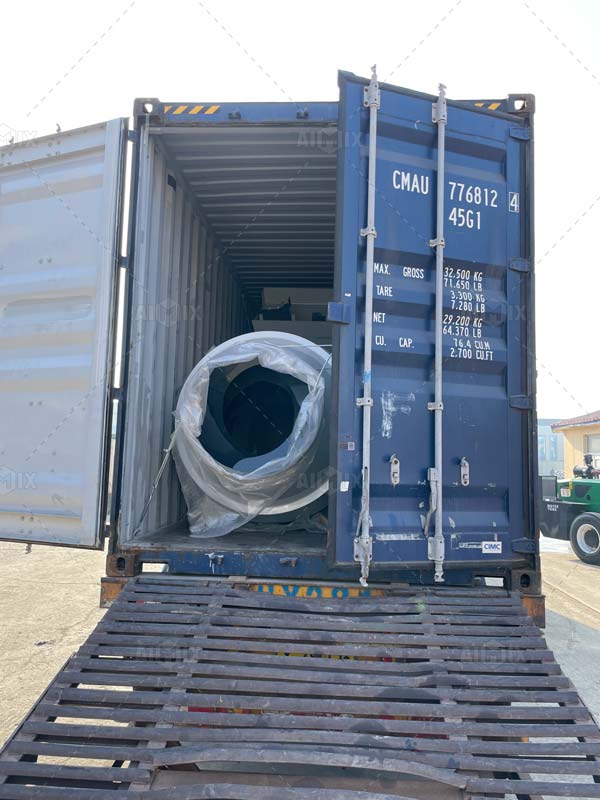 self loading mobile concrete mixture