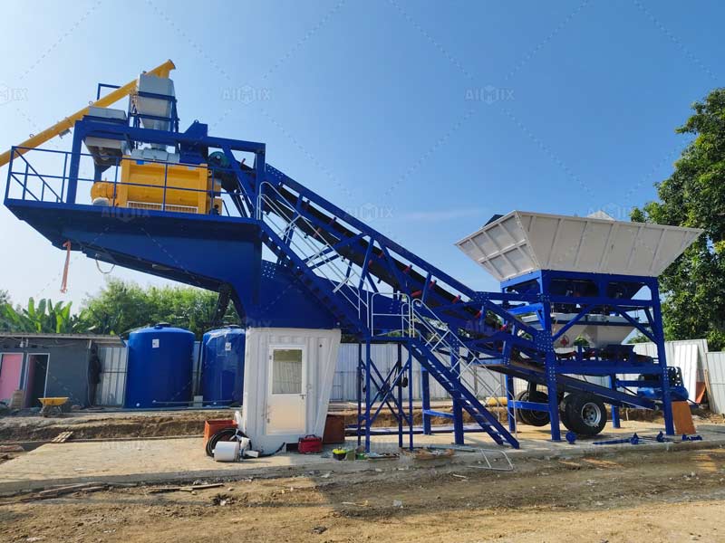 Small mobile batching plant