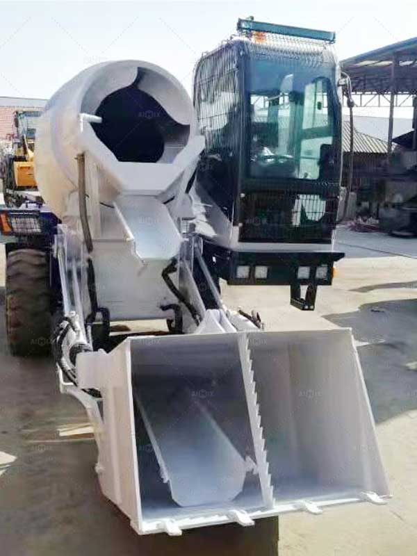 Truk pengaduk beton pemuatan mandiri 1.2 m³
