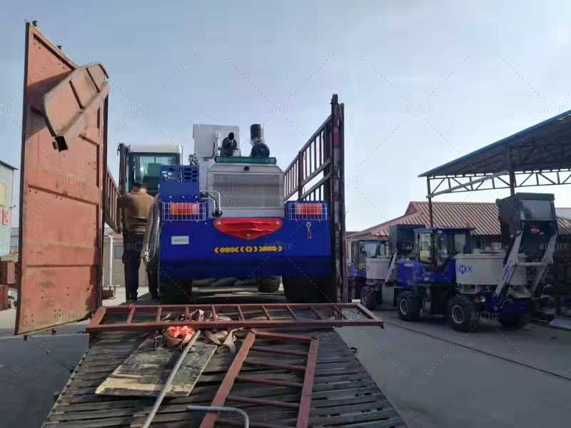 1.2 m³ self loading transit mixer delivery