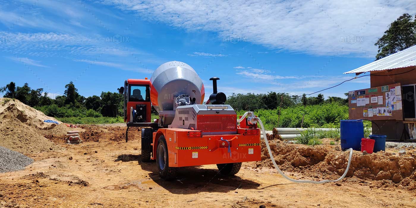 Mixer pemuatan mandiri 3.5 m³ untuk konstruksi rumah