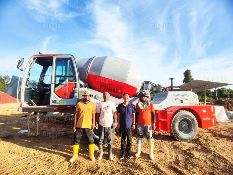 Mixer pemuatan mandiri 3.5 m³ di Malaysia