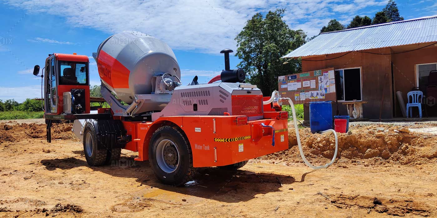 3.5 m³ mobile self loading concrete mixer in Malaysia
