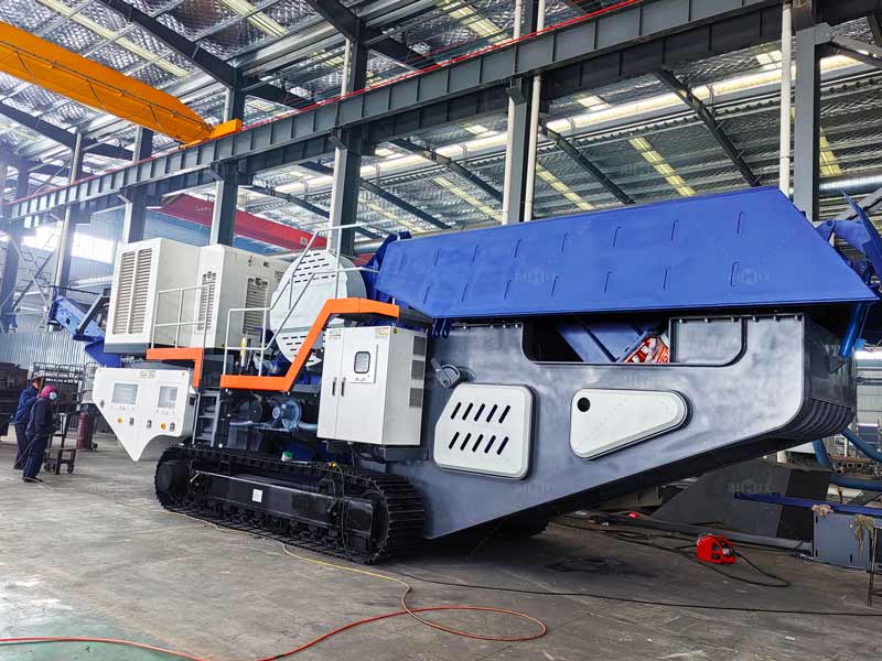 crawler jaw crusher manufacturing in factory