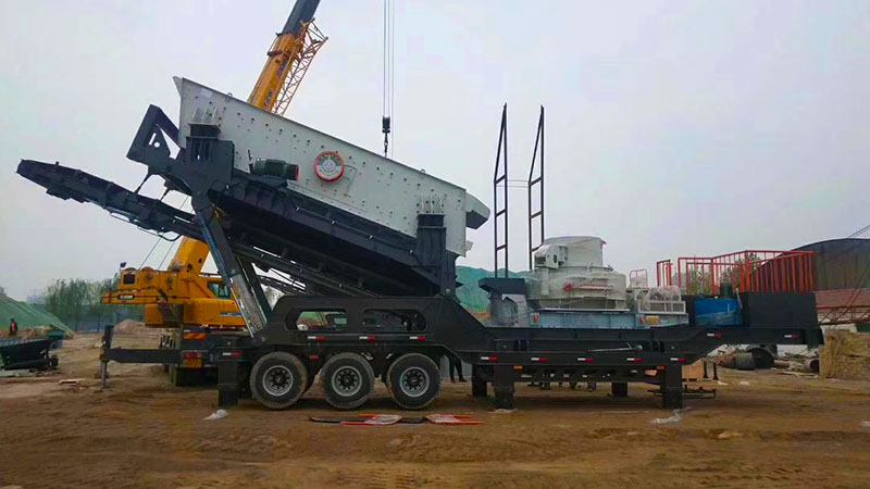 tire-type sand making mobile crusher plant in Madagascar