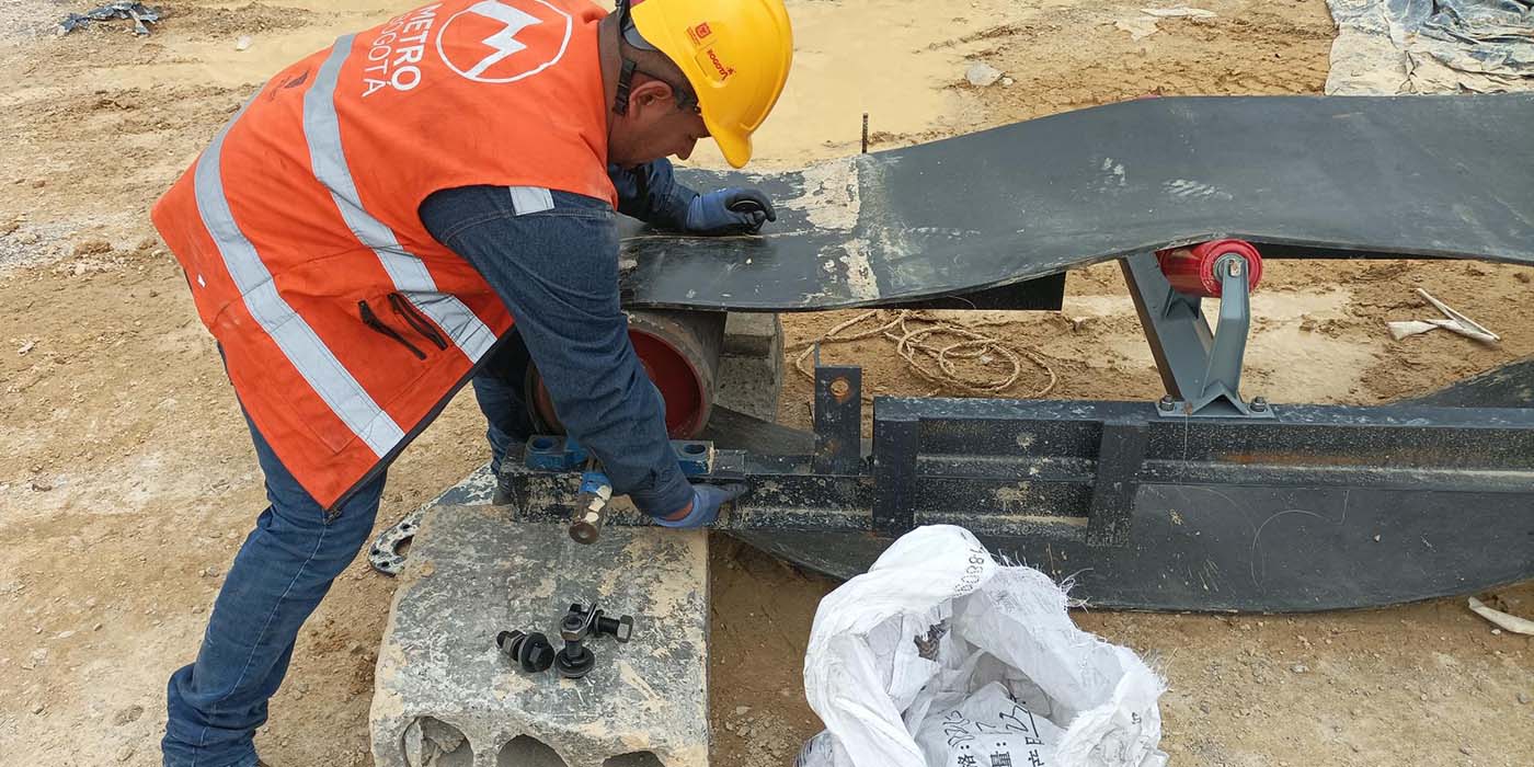 On-site crushing of construction debris with the 150T Mobile Impact Crusher Plant