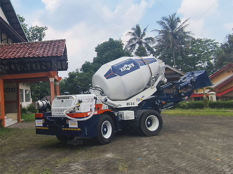 14cbm per self loading mixer truck for floor construction in Banten, Indonesia