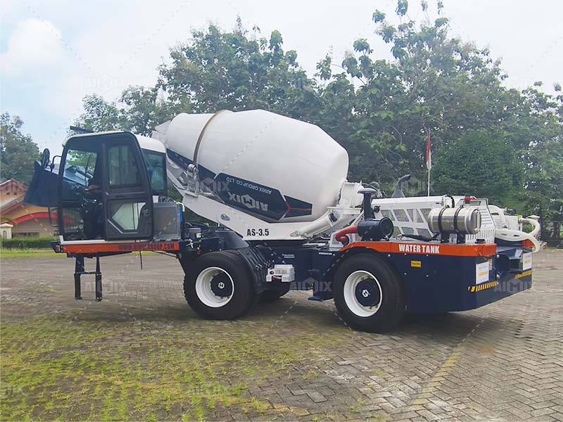 3.5cbm per batch self loading concrete mixer truck is working in Banten, Indonesia