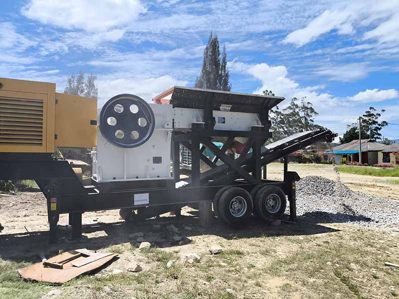 mobile jaw rock crusher machine for sale