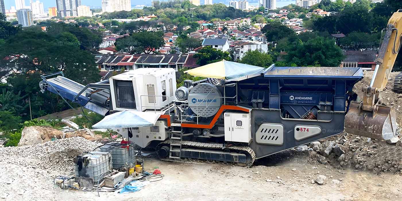 Mesin penghancur batu rahang bergerak tipe crawler 200 ton per jam untuk menghancurkan granit di Malaysia