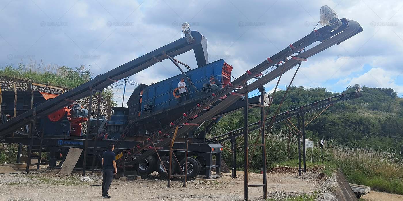 4-in-1 integrated mobile stone crushing machine for granite crushing in Sukabumi, Indonesia
