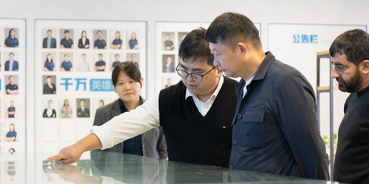 our aimix manager show the machinery sandbox with customers